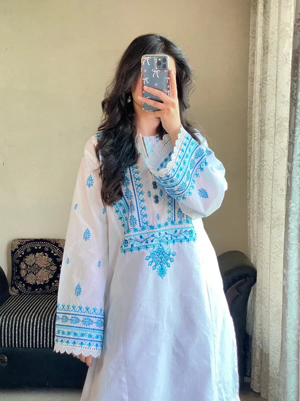 WHITE/BLUE LAWN 3PC ( FARSHI SHALWAR)