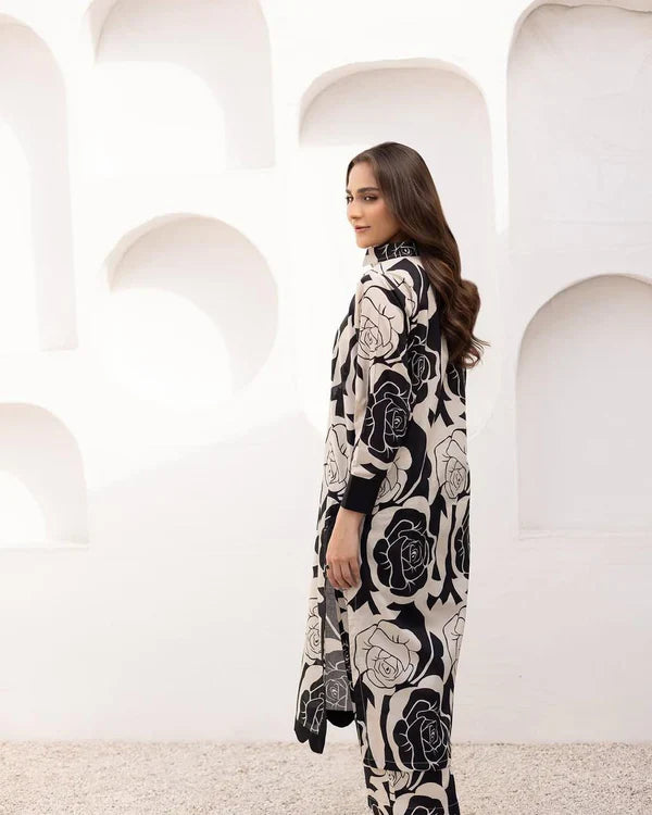 NOVINA LAWN CORD SET