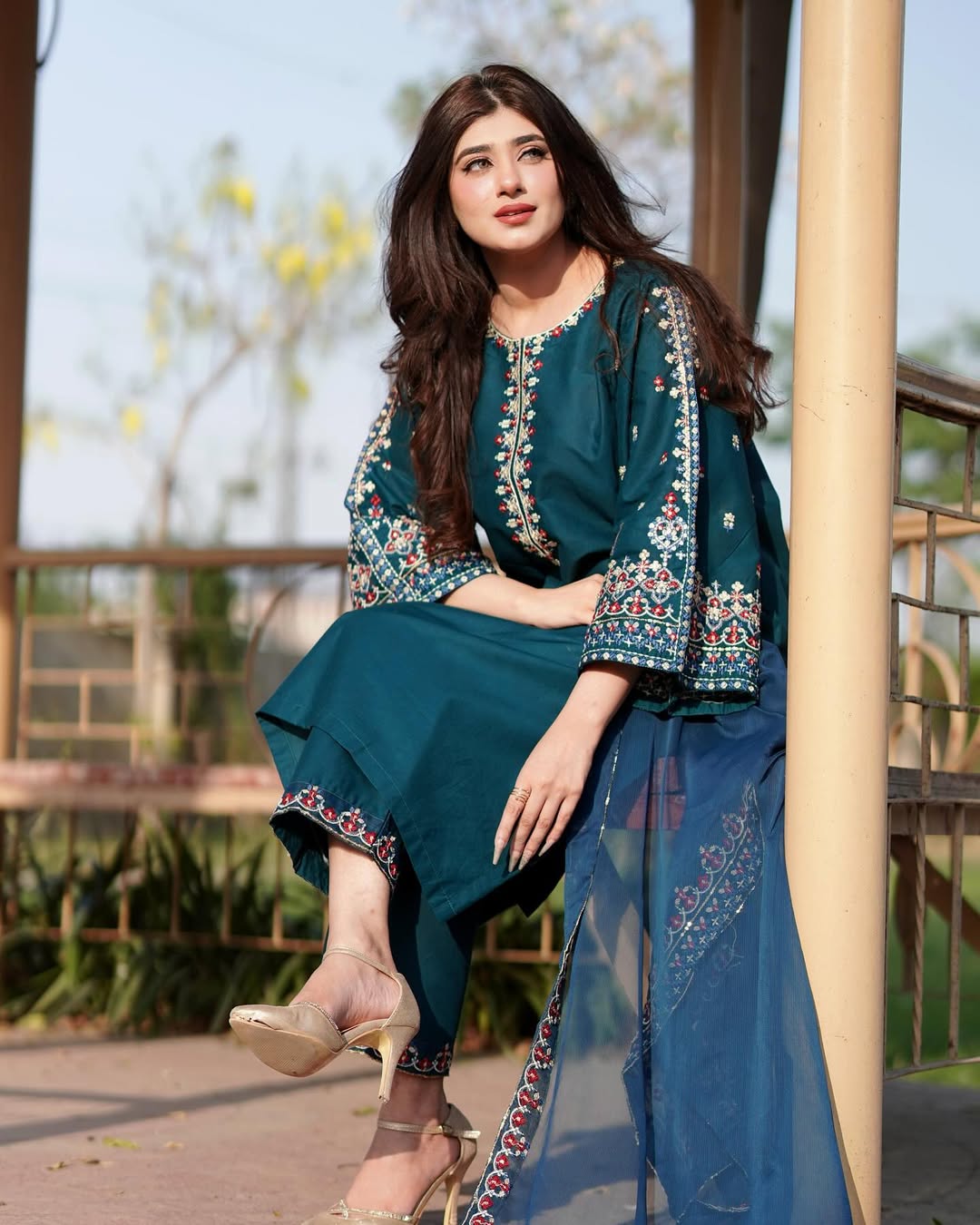 Aadab Embroidered Lawn 3pcs